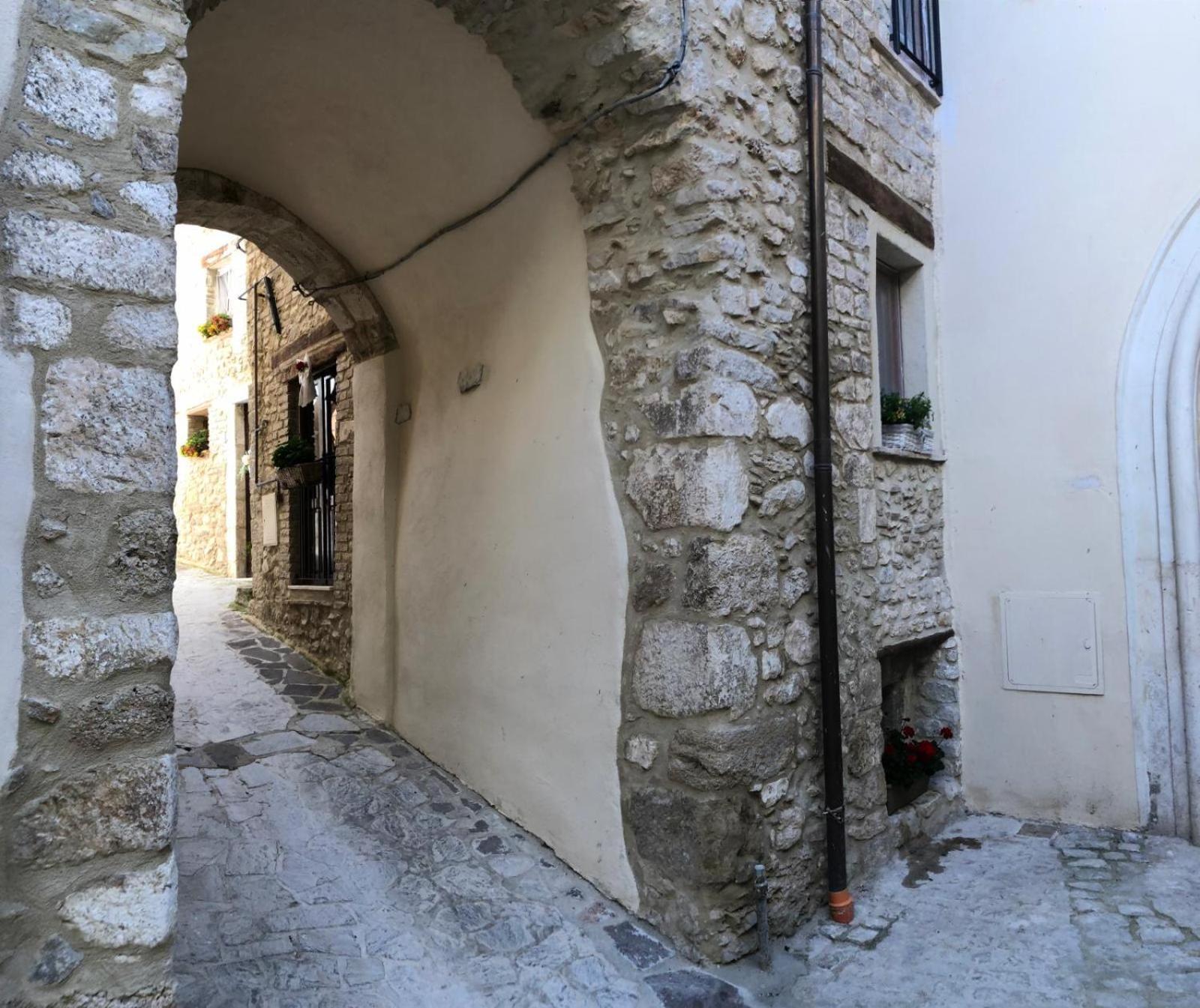Casa Vacanze Margiu Pater Domus Goriano Sicoli Екстер'єр фото